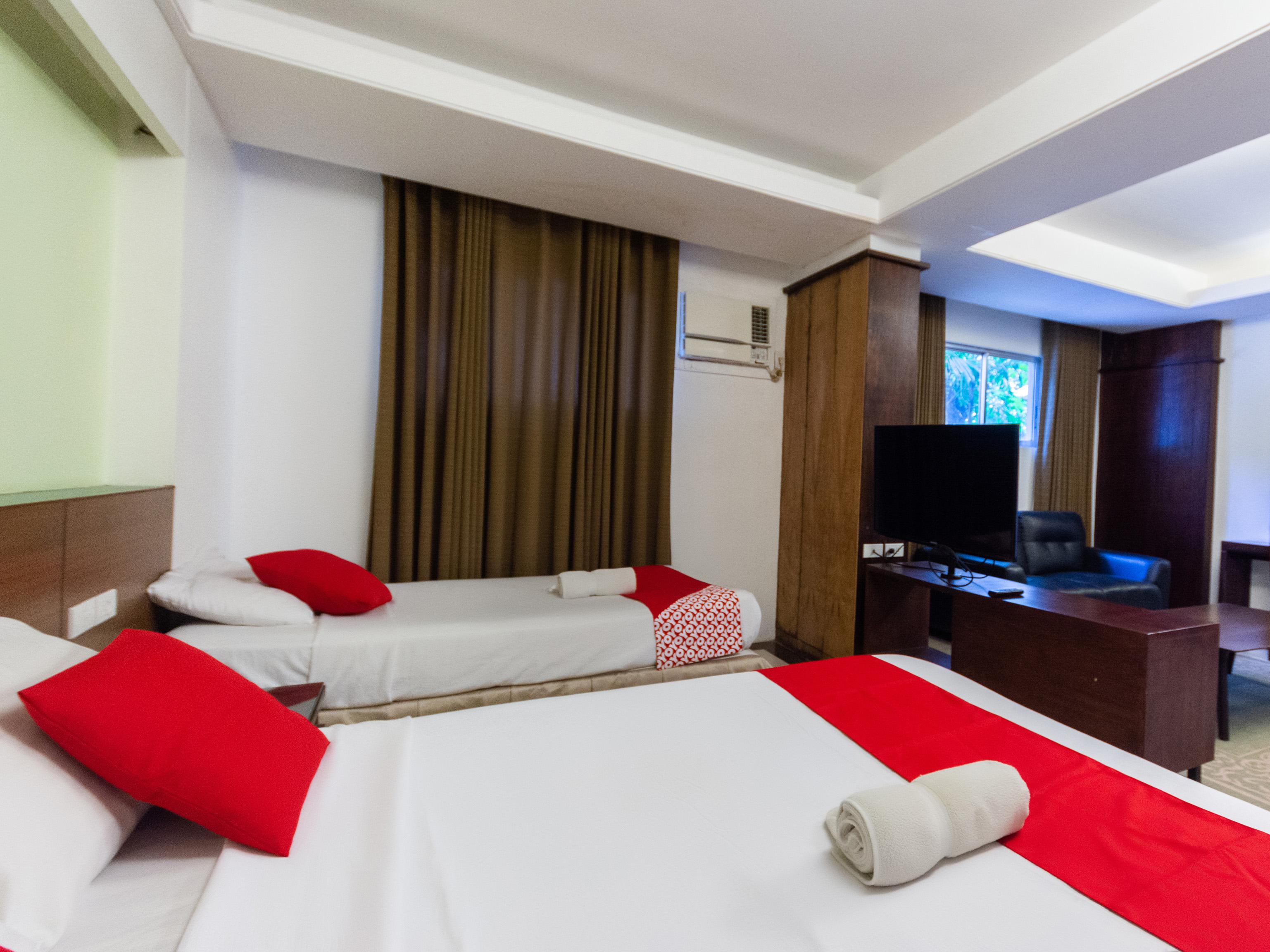 Chito'S Hotel Илоило Экстерьер фото