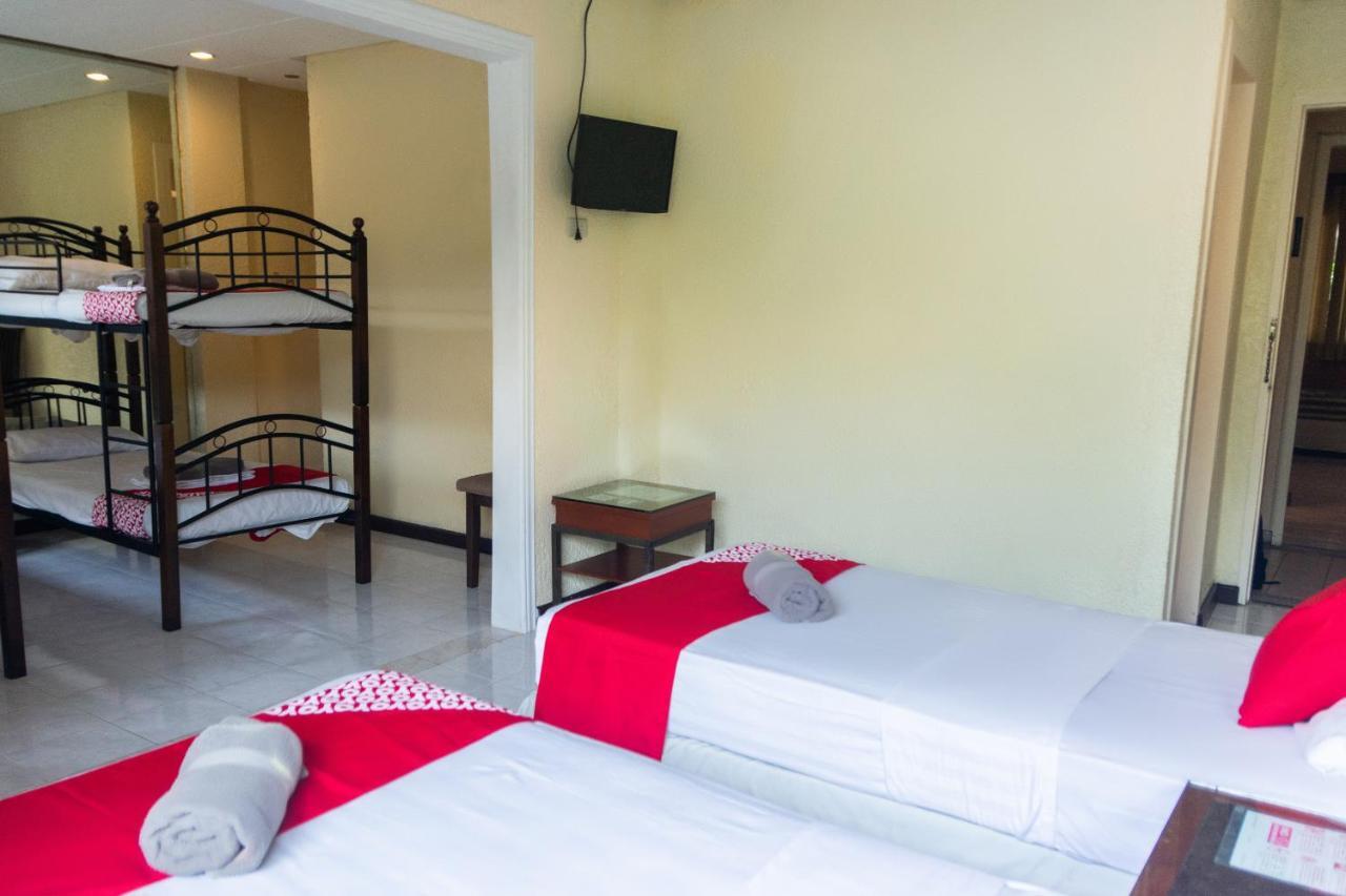 Chito'S Hotel Илоило Экстерьер фото